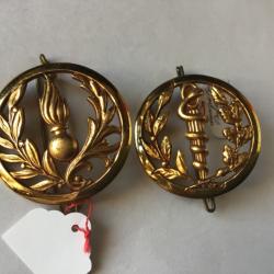 VENDU PAR LE-CUIRASSIER N° 1 LOT DE 2 INSIGNES DE BÉRET INFANTERIE ET MÉDECINE