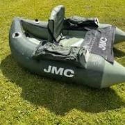 Float Tube JMC AX-S Record - 133x103cm - 600D Polyester - 4 Zones Gonflage - Charge Max 115kg - Couleur Olive - Pêche Loisir