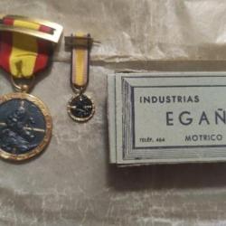 Médaille de la guerre civil d'Espagne "Franco 1936" avec sa mignature et boite