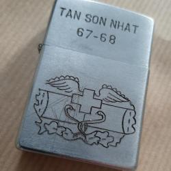 Briquet américain Zippo période Vietnam corps médical médecins et infirmiers Etat superbe daté 67-68