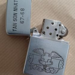Briquet am&eacute;ricain Zippo p&eacute;riode Vietnam corps m&eacute;dical m&eacute;decins et infirmiers Etat superbe dat&eacute; 67-68