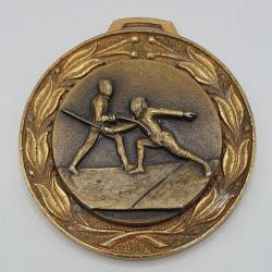 Médaille de bronze "Escrime" signée : VONA.