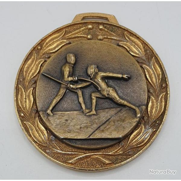 Mdaille de bronze "Escrime" signe : VONA.