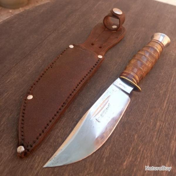 Magnifique Couteau de Chasse SABATIER avec tui en cuir Manche en Bois