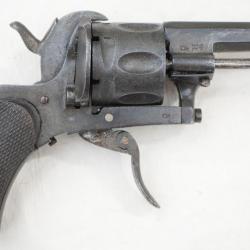 Revolver à broche signé P. PINGUET plaquettes en ébène quadrillées - calibre 7mm - HER24REV009