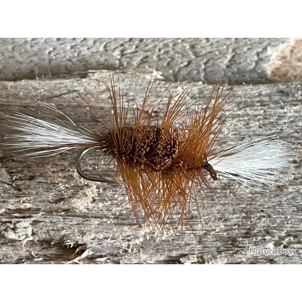 mouche Truite Bomber Marron hameon numro 12