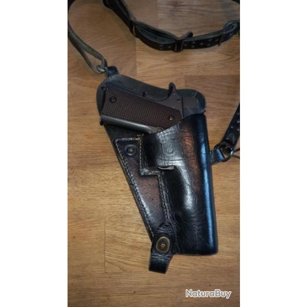 Holster d'paule pour Colt 1911 modele M3. en cuir noir. Bonne qualit