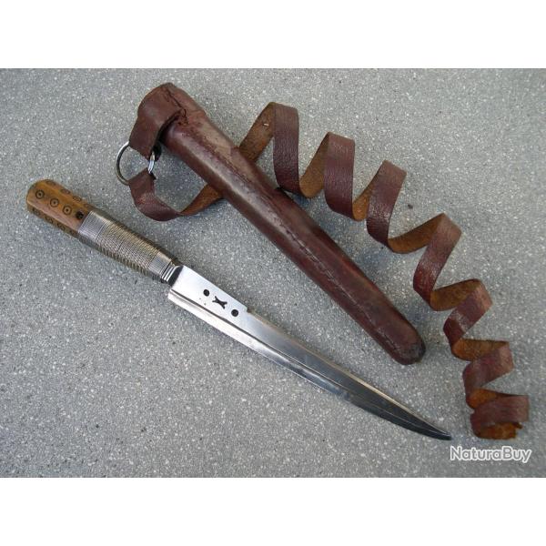 Trs Beau Couteau Traditionnel  Algrien , dit Bou-Saadi " de Bou-Sada  ( Porte du desert )