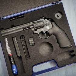 Smith & Wesson 586 UMAREX Co2 calibre 4,5mm diabolo canons 6 et 4 pouces en mallette compl&egrave;te.