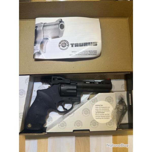 Revolver Taurus 689 357 Mag noir mat