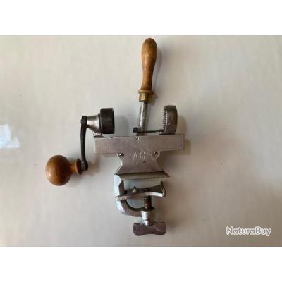 Sertisseur G D Calibre 16 France Sertisseur Ancien G D Pour Cartouche Calibre 16 – Fabrication Française En Acier, Chasse Traditionnelle Outil De Chasse Occasion