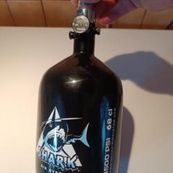 Bouteille shark dna 1l1 carbone avec preset