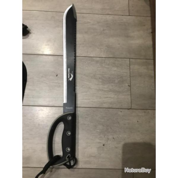 Machette black panthre neuf