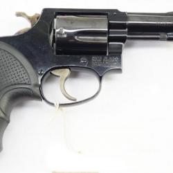 Revolver Smith et Wesson 37 airweight Calibre 38 Special.