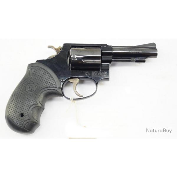 Revolver Smith et Wesson 37 airweight Calibre 38 Special.