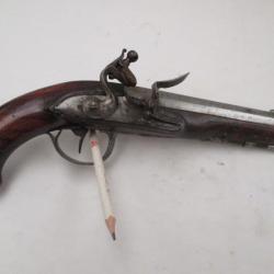 beau pistolet a silex long de 30 cm  complet , mais grand ressort cassé  vendu en l'état