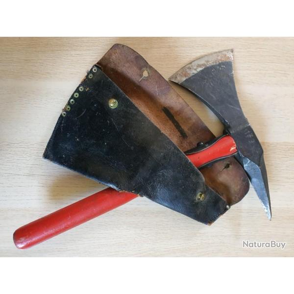 Hache pompier matricule avec tui cuir