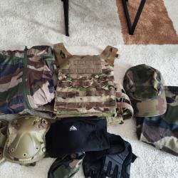 Lot tenue camouflage, protections, porte plaques, spray anti buée...