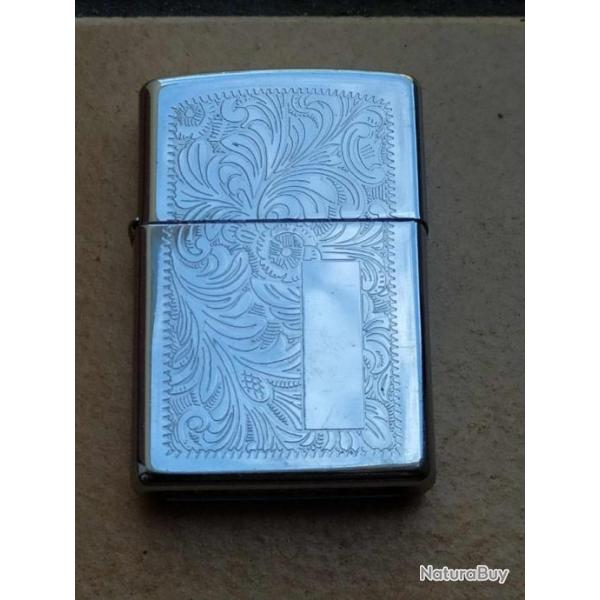 BRIQUET ESSENCE  MARQUE ZIPPO AVEC DESSIN VENITIEN