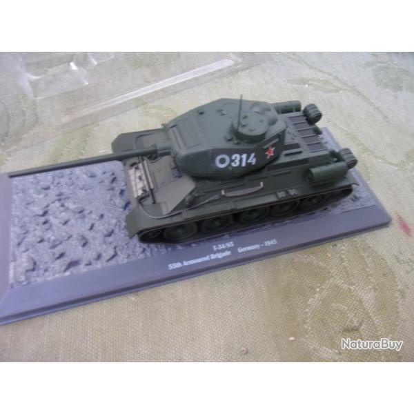 maquette de char russe T 34/85   au 1/43  Allemagne 1945