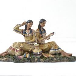 Scène / figurines décoratives Indiens indiennes, déco western farwest cowboy country. Plume cassée