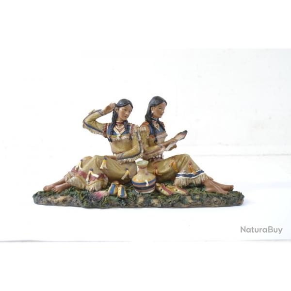 Scne / figurines dcoratives Indiens indiennes, dco western farwest cowboy country. Plume casse