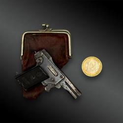 Pistolet semi-automatique Kolibri n°2, le plus petit pistolet semi-automatique du monde