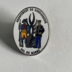 Pin's groupement gendarmerie val de Marne 94