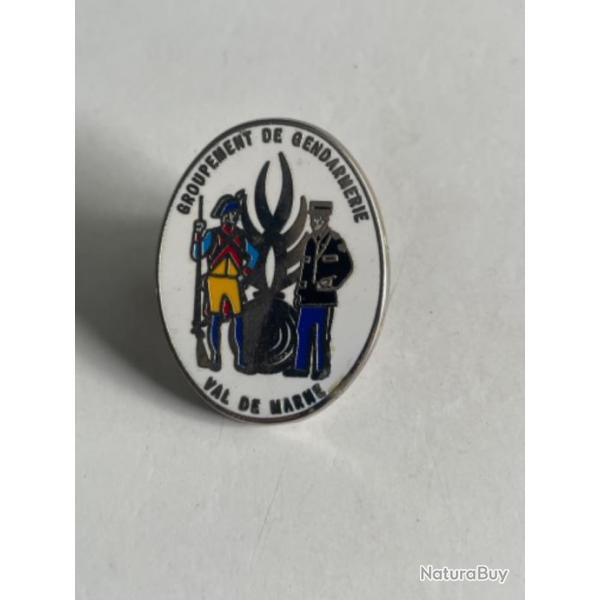 Pin's groupement gendarmerie val de Marne 94