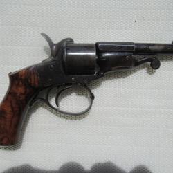 TRES BEAU REVOLVER A  BROCHE SYSTEME jAVEL VERS 1860 CAL 7mm