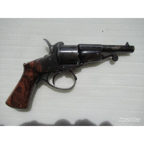 TRES BEAU REVOLVER A  BROCHE SYSTEME jAVEL VERS 1860 CAL 7mm