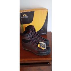 Chaussure la sportive TRK leather GTX carbone/chili