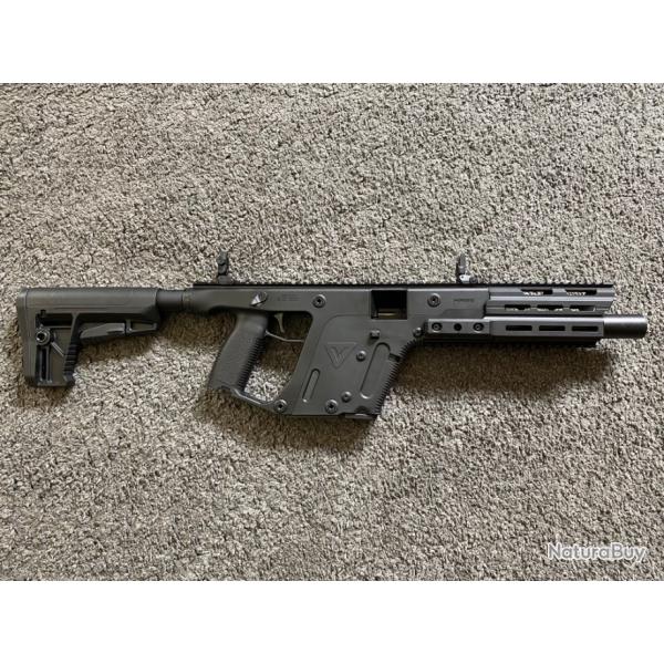 Pistolet mitrailleur KRISS Vector SBR Gen 2 Calibre 22 Lr + Silencieux + Garde main tactique