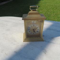 VINTAGE - Rare Horloge de Bureau/Cheminée en métal dorée RHYTHM « TEMPUS FUGIT » - Japon (Vers 1970)