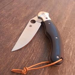 Couteau Pliant EDC Type Spyderco G10