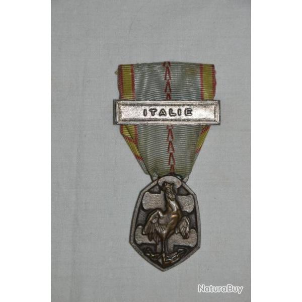 MEDAILLE COMMEMORATIVE 1939-1945-AGRAFE ITALIE-2 WW-GUERRE 39/45 LIBERATION