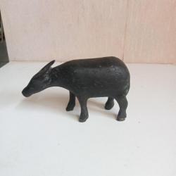 statuette XIXème en bronze noirci longueur 11 cm hauteur 7 cm