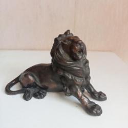 statuette ancienne lion en régule hauteur 11 cm longueur 14 cm