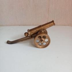 petit canon ancien longueur 14 cm hauteur 6 cm