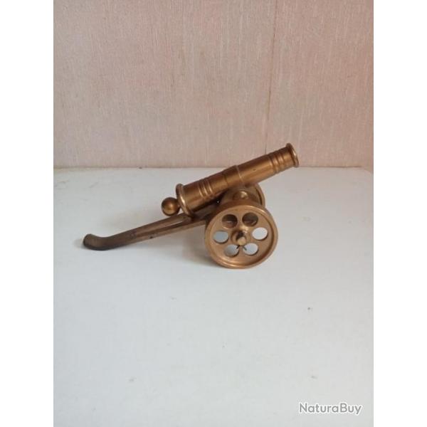 petit canon ancien longueur 14 cm hauteur 6 cm