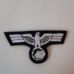 INSIGNE DE POITRINE EN TISSU  BRODÉ DE L AIGLE ALLEMAND.MODÈLE FOND NOIR.