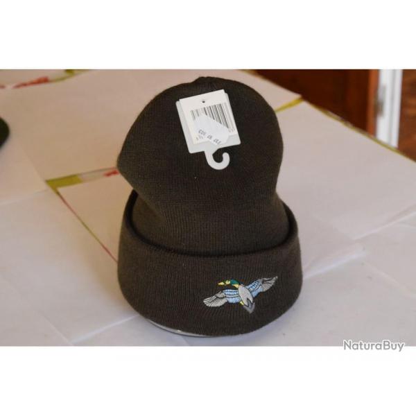 un bonnet motif colvert