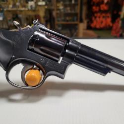 S&W revolver model 19