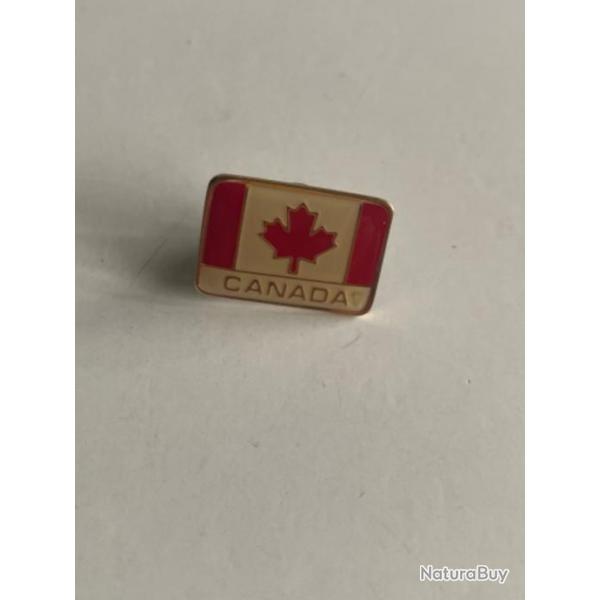 Rare pin's Canada Amrique du Nord vintage rouge maill.