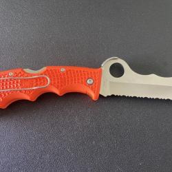 Couteau pliant Spyderco Assiste Orange lame VG10