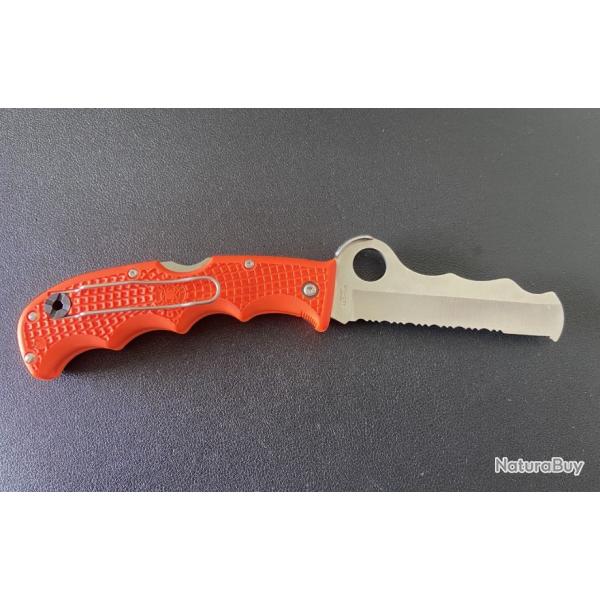 Couteau pliant Spyderco Assiste Orange lame VG10