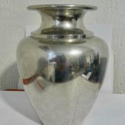 ANCIEN VASE EN ETAIN