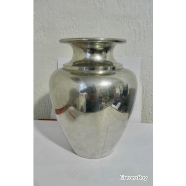 ANCIEN VASE EN ETAIN