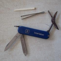 couteau classic bleu victorinox