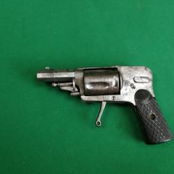 Revolver type Bossu 8mm92 Cat D